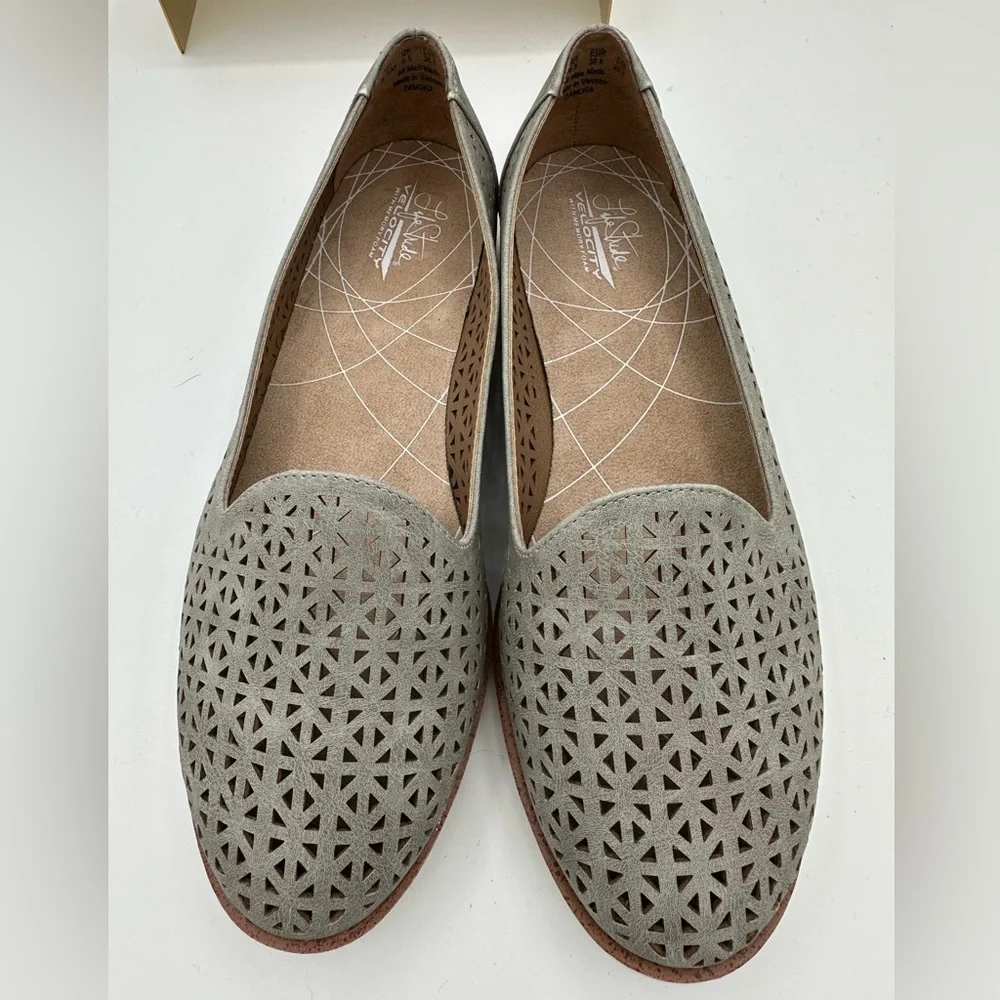 LIFESTRIDE Gray Lasor Cut Slip-On Zamora Loafer | Size 8.5 - Picture 4 of 14